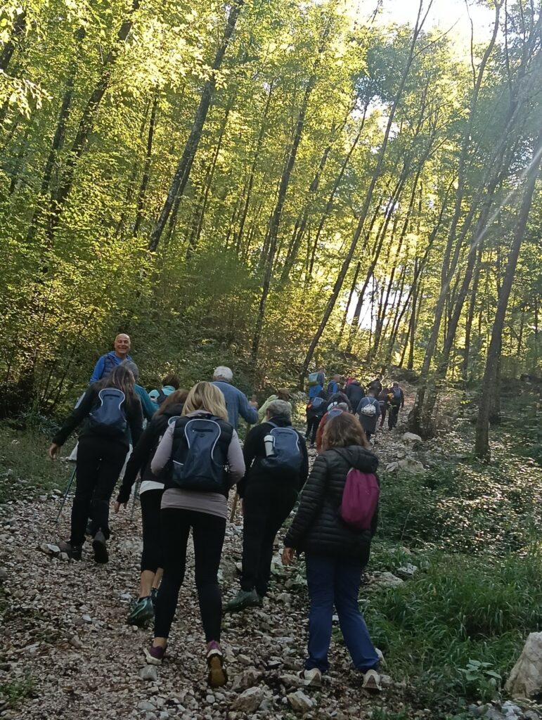 Camminata presso la riserva naturale Zompa lo Schioppo.